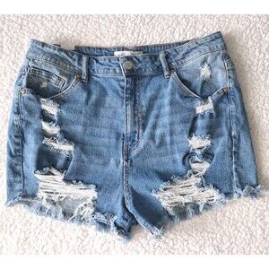 Almost Famous Women’s Denim Shorts Size 13  Short Length Casual Summer
